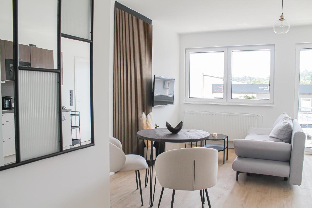 Special Apartment - Stadtnah, Balkon, Parkplatz, E-Ladestation, Gitterbox Fuer Fahrraeder, Fitnessstudio Coblence Extérieur photo