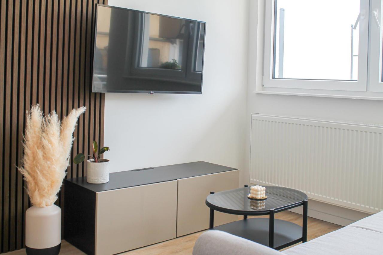 Special Apartment - Stadtnah, Balkon, Parkplatz, E-Ladestation, Gitterbox Fuer Fahrraeder, Fitnessstudio Coblence Extérieur photo
